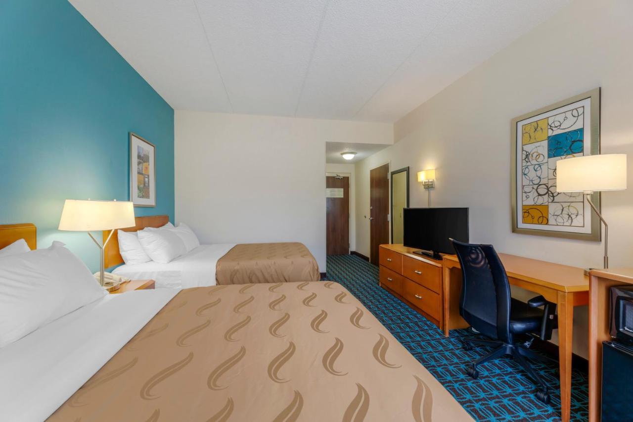 Quality Inn & Suites Sandusky Bagian luar foto